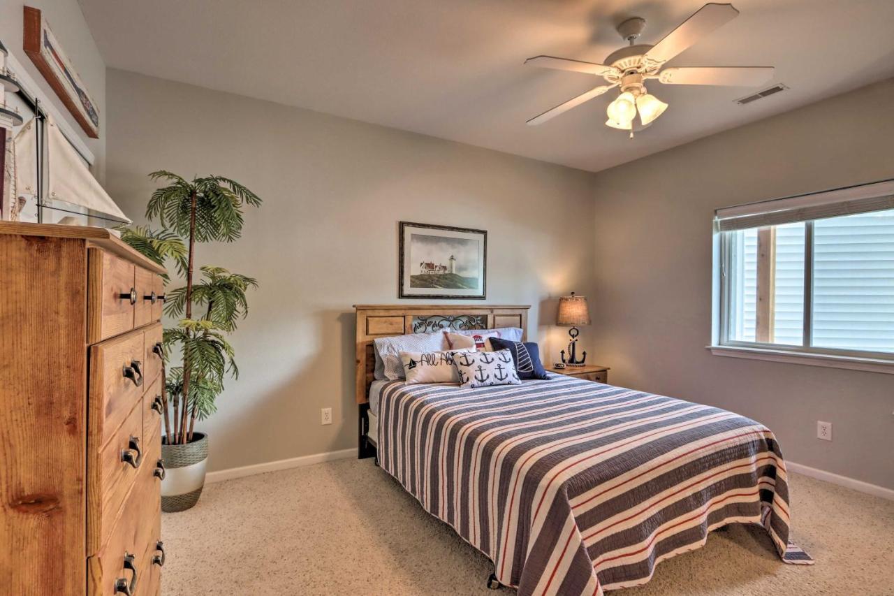 Lakefront Ozark Condo With Balcony And Seasonal Pool! Кемндентон Екстер'єр фото